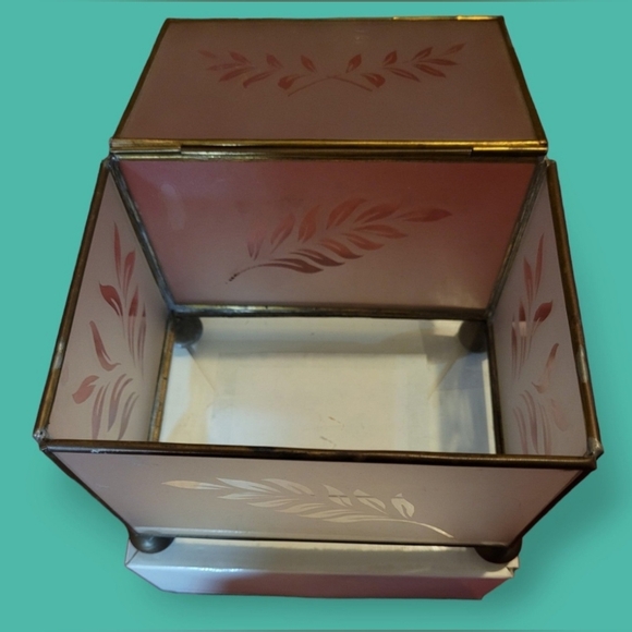 Vintage Clear Glass W/ Brass Curio Jewelry Box Frosted Floral Etchings - Picture 5 of 8
